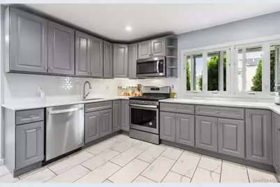158 Blueberry Lane, Hicksville, NY 11801 - Photo 12