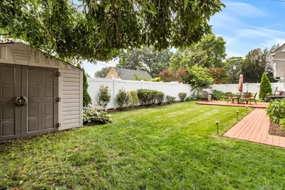 158 Blueberry Lane, Hicksville, NY 11801 - Photo 28