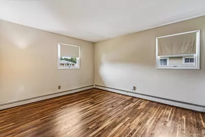 10 Clemson Lane, Woodbury, NY 11797 - Photo 28