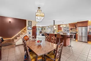 547 Sunnybrook Dr, Oceanside, NY 11572 - Photo 2