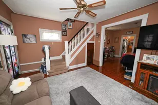 70-25 71st Pl, Glendale, NY 11385 - Photo 16