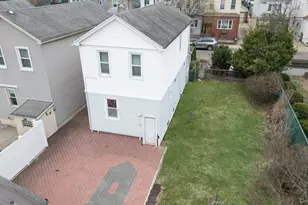 70-25 71st Pl, Glendale, NY 11385 - Photo 6