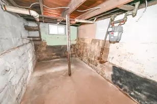 70-25 71st Pl, Glendale, NY 11385 - Photo 36