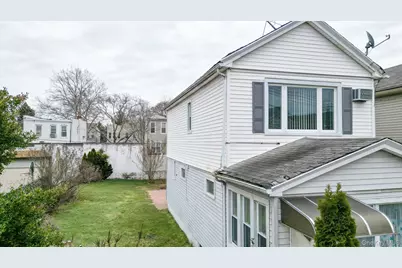 7025 71st Place, Glendale, NY 11385 - Photo 2