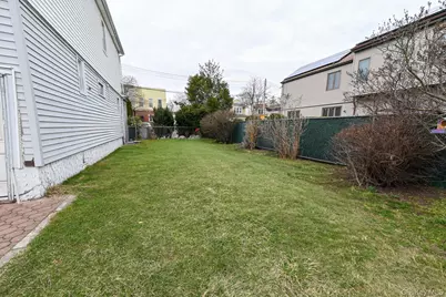 7025 71st Place, Glendale, NY 11385 - Photo 10