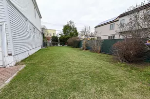 70-25 71st Pl, Glendale, NY 11385 - Photo 10