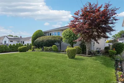 258 Aster Street, Massapequa Park, NY 11762 - Photo 2