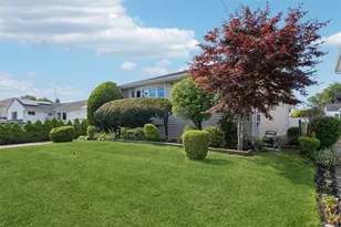 258 Aster St, Massapequa Park, NY 11762 - Photo 2