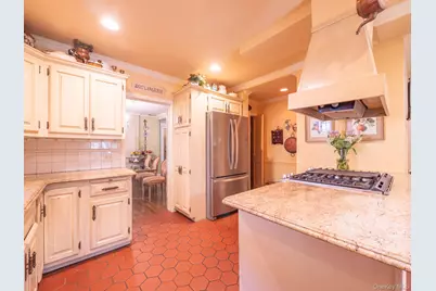69-78 180th Street, Fresh Meadows, NY 11365 - Photo 16
