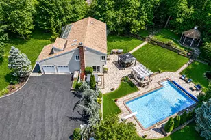 174 Dix Hills Rd, Dix Hills, NY 11746 - Photo 32