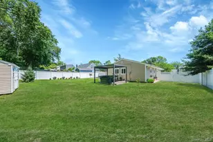 150 Rosemont Ave, Farmingville, NY 11738 - Photo 6