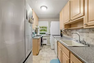 836 N Broadway, Yonkers, NY 10701 - Photo 10