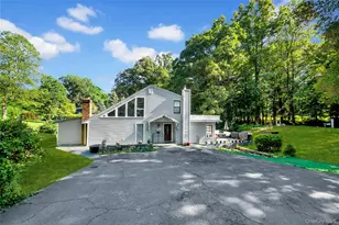 435 Birdsall Dr, Yorktown Heights, NY 10598 - Photo 2