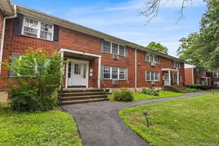 5 Wildwood Dr, Wappingers Falls, NY 12590 - Photo 2