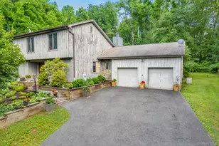 12 Denim Dr, Wappingers Falls, NY 12590 - Photo 2