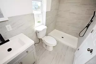 240 Columbus Pkwy, Mineola, NY 11501 - Photo 20