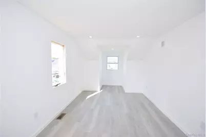 240 Columbus Parkway, Mineola, NY 11501 - Photo 16