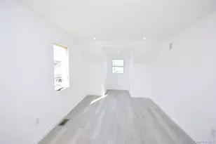 240 Columbus Pkwy, Mineola, NY 11501 - Photo 16