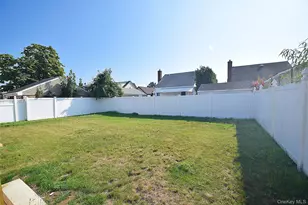 240 Columbus Pkwy, Mineola, NY 11501 - Photo 28