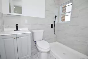 240 Columbus Pkwy, Mineola, NY 11501 - Photo 12