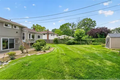 14 Holiday Park Drive, Williston Park, NY 11596 - Photo 24