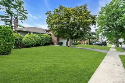 31 Bellwood Drive, New Hyde Park, NY 11040 - Photo 1