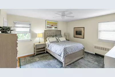 31 Bellwood Drive, New Hyde Park, NY 11040 - Photo 14
