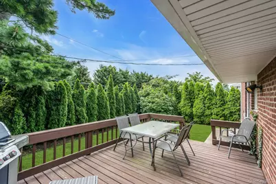31 Bellwood Drive, New Hyde Park, NY 11040 - Photo 28
