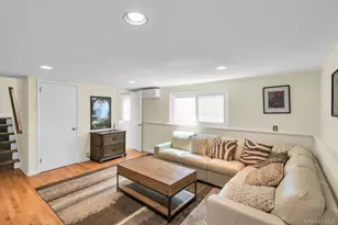 31 Bellwood Dr, New Hyde Park, NY 11040 - Photo 24