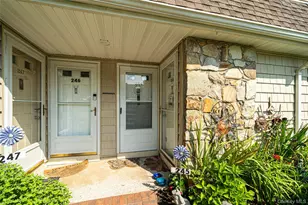 244 Lake Pointe Cir, Middle Island, NY 11953 - Photo 4