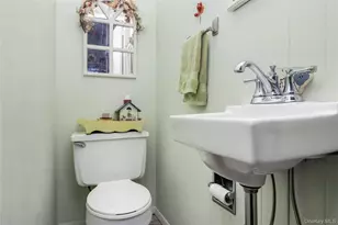67 Davison Pl, Rockville Centre, NY 11570 - Photo 26