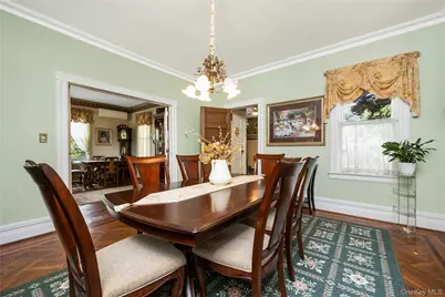 67 Davison Place, Rockville Centre, NY 11570 - Photo 20