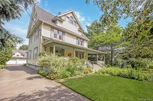 67 Davison Pl, Rockville Centre, NY 11570 - Photo 2