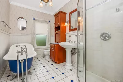 67 Davison Place, Rockville Centre, NY 11570 - Photo 34