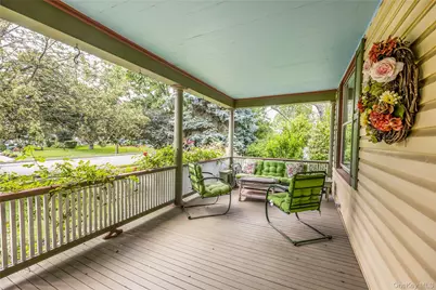 67 Davison Place, Rockville Centre, NY 11570 - Photo 12