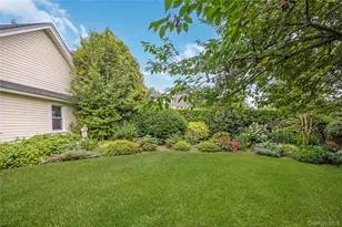 67 Davison Pl, Rockville Centre, NY 11570 - Photo 8