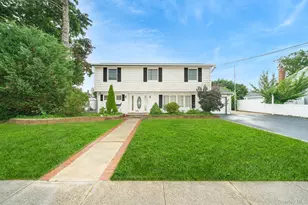 195 N Albany Ave, Massapequa, NY 11758 - Photo 2