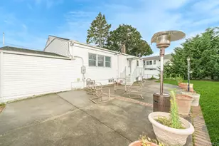195 N Albany Ave, Massapequa, NY 11758 - Photo 6