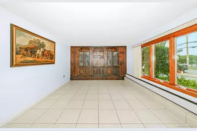 195 N Albany Avenue, Massapequa, NY 11758 - Photo 14