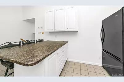 195 N Albany Avenue, Massapequa, NY 11758 - Photo 24