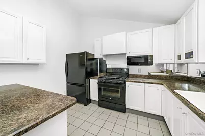 195 N Albany Avenue, Massapequa, NY 11758 - Photo 20