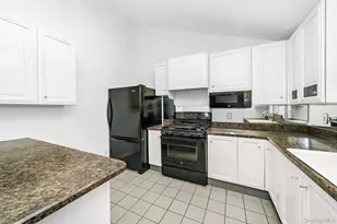 195 N Albany Ave, Massapequa, NY 11758 - Photo 20