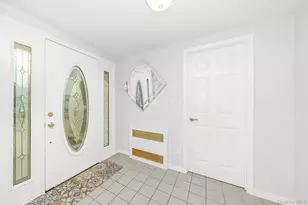 195 N Albany Ave, Massapequa, NY 11758 - Photo 12