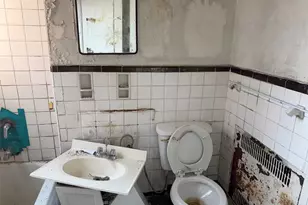 170-40 Highland Ave, Jamaica, NY 11432 - Photo 8