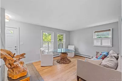 36 Argonne Road W, Hampton Bays, NY 11946 - Photo 8