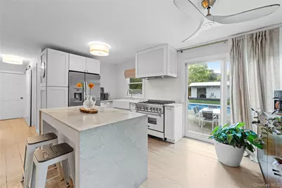 36 Argonne Road W, Hampton Bays, NY 11946 - Photo 6
