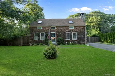 36 Argonne Road W, Hampton Bays, NY 11946 - Photo 2