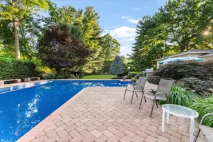 76 Wildwood Dr, Dix Hills, NY 11746 - Photo 42