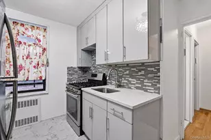 84-31 Van Wyck Expressway, Briarwood, NY 11435 - Photo 4