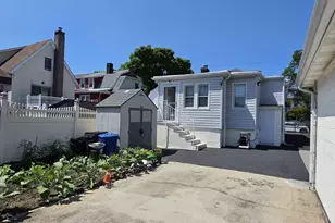 196 Hosmer Ave, Bronx, NY 10465 - Photo 10